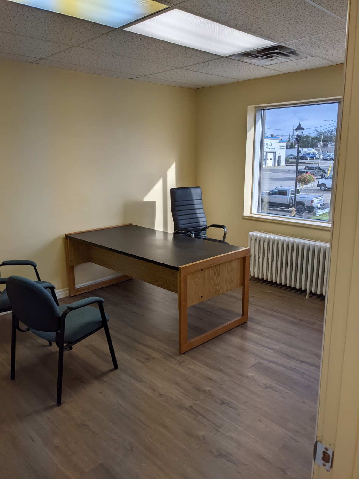 12 201 Office 1.jpg