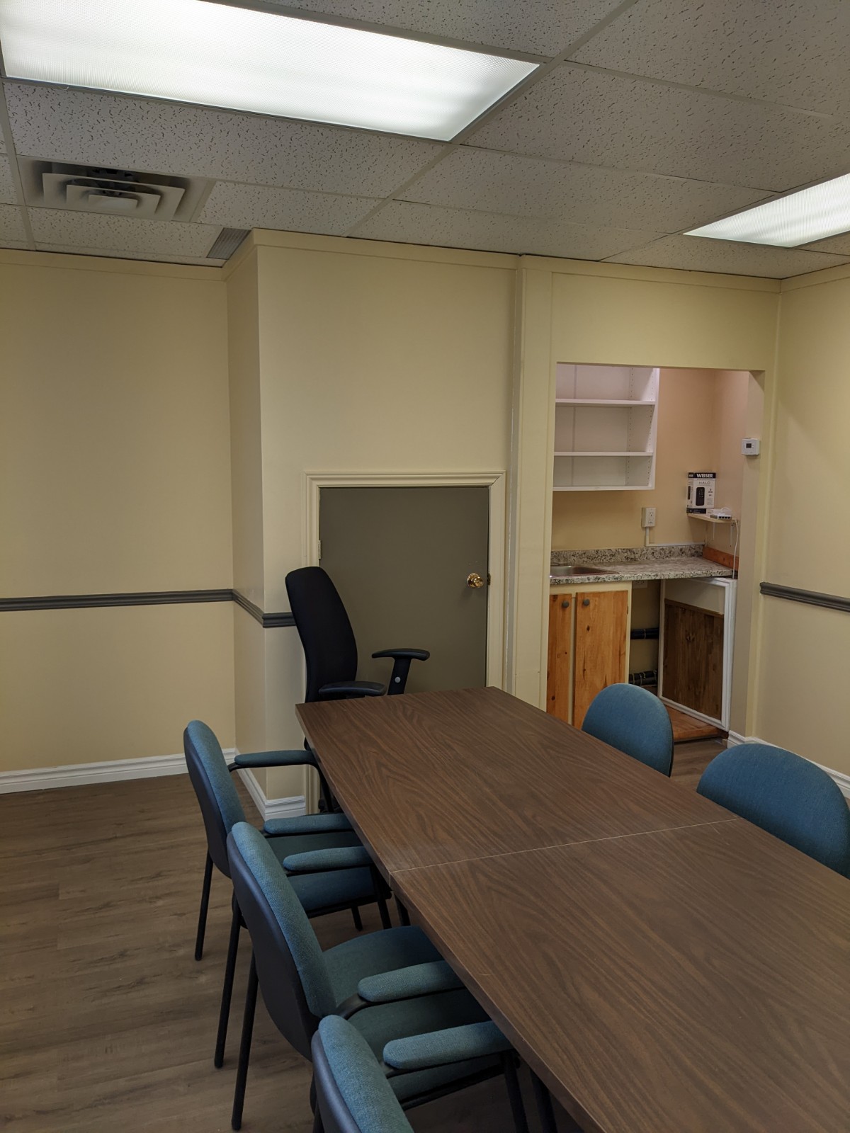 16 204 meeting room 1.jpg