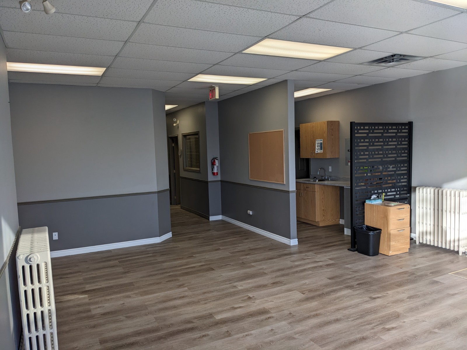 3 104 Front Lobby & Kitchette.jpg